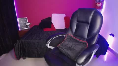 LuluBigTitts online show from December 10, 2:05 am