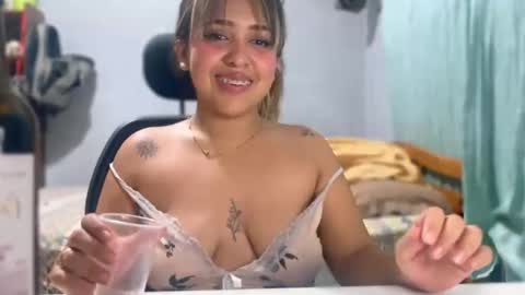 lulunini2004 online show from February 3, 6:22 am