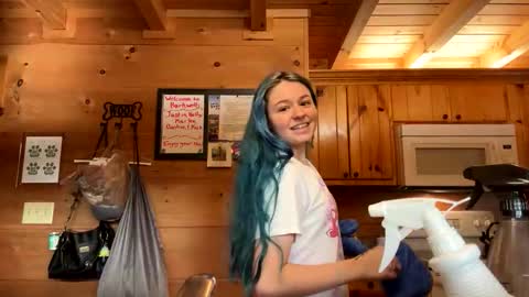 Connie online show from December 21, 2:46 pm