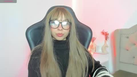 luluuberry online show from November 17, 2:34 pm