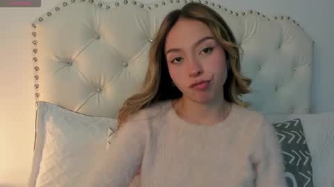 luluuberry online show from March 21, 6:33 pm