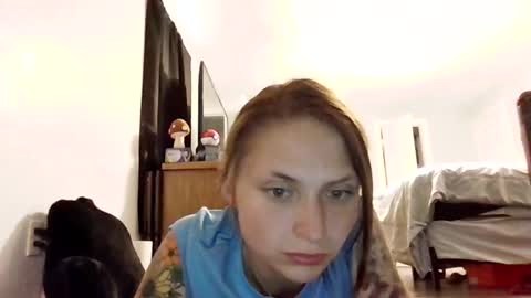 Snapshot of luluwetlemons chatting on March 31, 12:23 am LuluLemons online show from March 31, 12:23 am