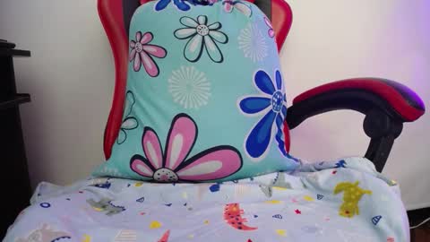 Snapshot of luly_blue chatting on March 20, 3:33 am Luly online show from March 20, 3:33 am