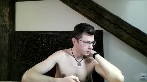 Andrew independent model 2000-0000 CET daily online show from April 19, 1:10 pm