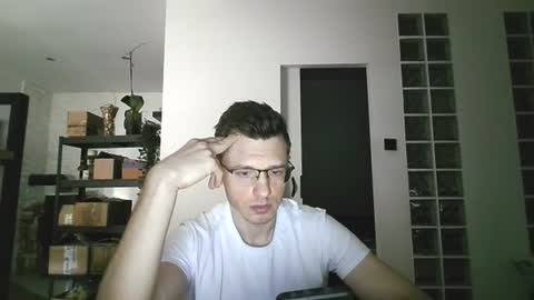 Andrew independent model 2000-0000 CET daily online show from July 30, 12:15 pm