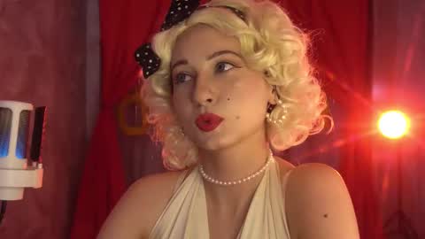 Snapshot of lumenova chatting on September 26, 11:42 pm Amelia online show from September 26, 11:42 pm