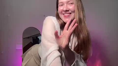 Hannah online show from June 11, 3:43 pm