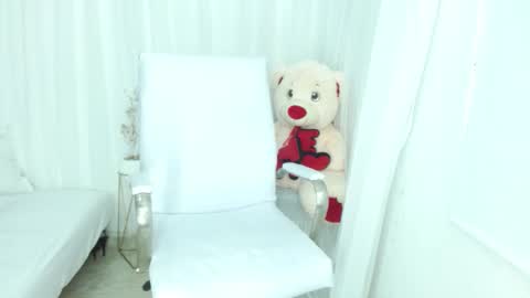 lun25apaixonad online show from March 9, 8:35 pm