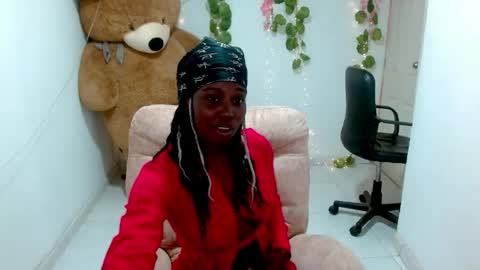 Snapshot of luna253951 chatting on May 26, 3:08 pm luna253951 online show from May 26, 3:08 pm