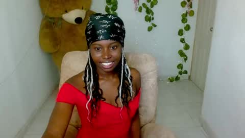 Snapshot of luna253951 chatting on May 27, 2:03 pm luna253951 online show from May 27, 2:03 pm