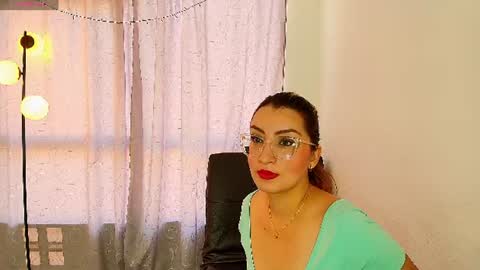 Snapshot of luna__velvet chatting on July 2, 12:44 pm luna__velvet online show from July 2, 12:44 pm