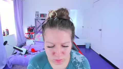 luna_analya online show from February 2, 4:06 pm