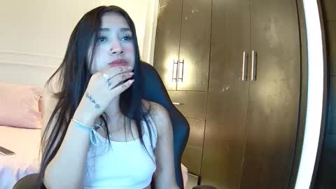 Snapshot of luna_and_banji chatting on October 5, 12:09 am luna and banji online show from October 5, 12:09 am