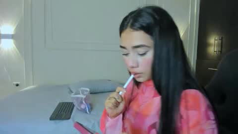 luna and banji online show from February 8, 3:32 am