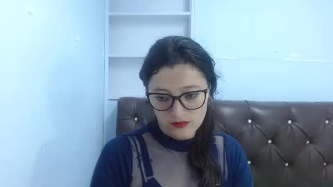 Snapshot of luna_azul_15 chatting on January 6, 4:34 pm dalia online show from January 6, 4:34 pm