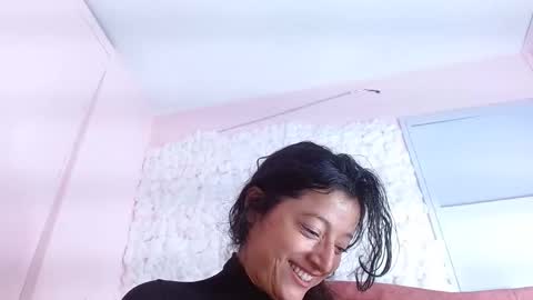 Snapshot of luna_azul_15 chatting on January 25, 4:46 pm dalia online show from January 25, 4:46 pm