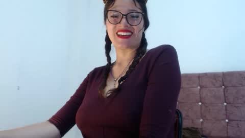 Snapshot of luna_azul_15 chatting on January 15, 2:21 pm dalia online show from January 15, 2:21 pm