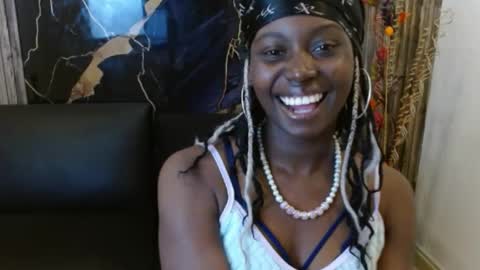 Snapshot of luna_bella882689 chatting on May 18, 7:20 pm luna_bella882689 online show from May 18, 7:20 pm