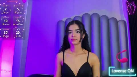 luna_bella_23 online show from June 7, 4:05 am