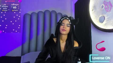 luna_bella_23 online show from June 13, 5:16 am