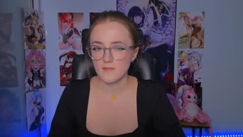 luna_berryy online show from January 17, 8:33 pm