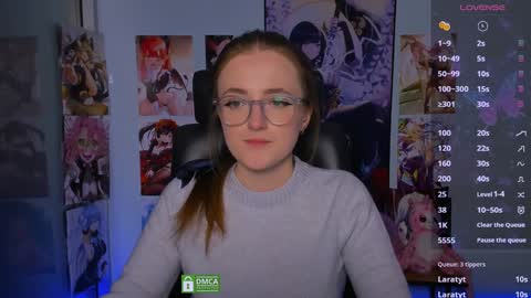 luna_berryy online show from January 18, 2:47 am