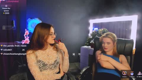 luna_berryy online show from January 25, 2:58 am