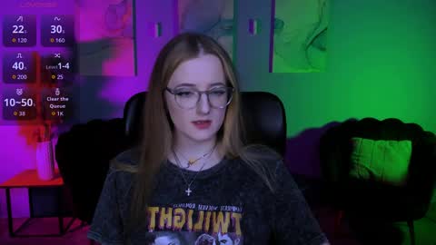 luna_berryy online show from March 31, 7:47 pm