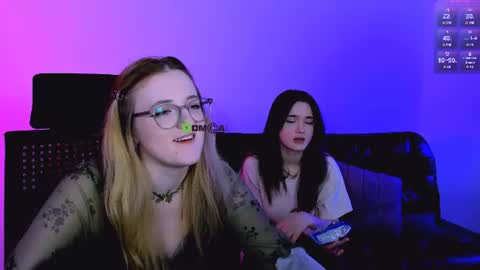 luna_berryy online show from June 11, 2:53 am