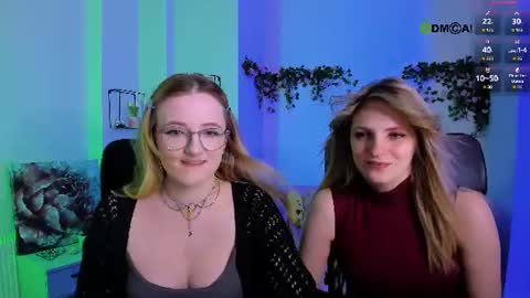 Snapshot of luna_berryy chatting on June 17, 6:53 pm luna_berryy online show from June 17, 6:53 pm