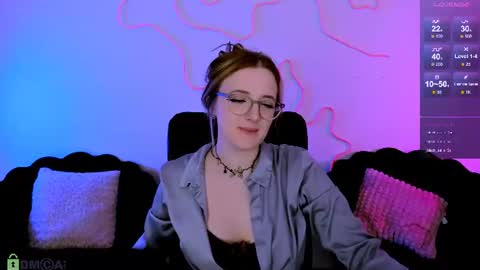 Snapshot of luna_berryy chatting on June 25, 5:12 am luna_berryy online show from June 25, 5:12 am