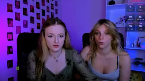 Snapshot of luna_berryy chatting on July 13, 7:27 pm luna_berryy online show from July 13, 7:27 pm