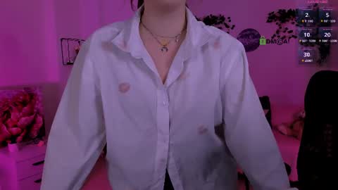 Snapshot of luna_berryy chatting on July 23, 1:58 am luna_berryy online show from July 23, 1:58 am