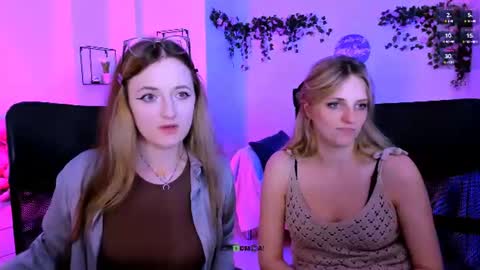 Snapshot of luna_berryy chatting on July 24, 7:01 pm luna_berryy online show from July 24, 7:01 pm