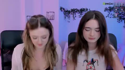 Snapshot of luna_berryy chatting on July 28, 7:39 pm luna_berryy online show from July 28, 7:39 pm