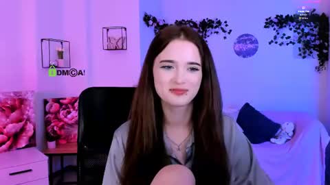 Snapshot of luna_berryy chatting on August 5, 9:39 pm luna_berryy online show from August 5, 9:39 pm