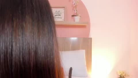 Snapshot of luna_blazze_ chatting on June 3, 1:46 pm L U N A online show from June 3, 1:46 pm