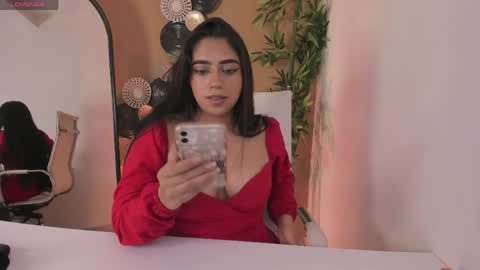 Snapshot of luna_cute14 chatting on April 16, 5:47 pm luna_cute14 online show from April 16, 5:47 pm