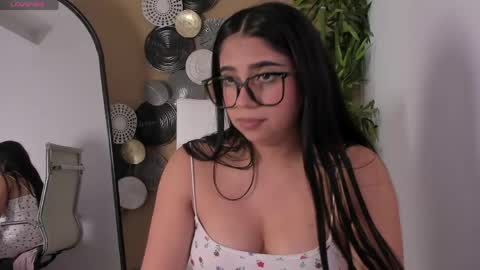Snapshot of luna_cute14 chatting on April 23, 4:42 pm luna_cute14 online show from April 23, 4:42 pm