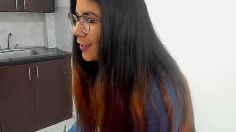 luna  online show from January 21, 2:26 pm