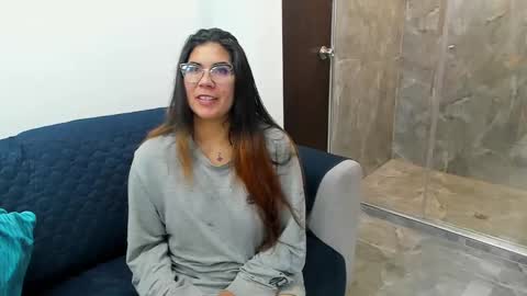 luna  online show from February 10, 2:26 pm