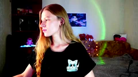 luna_evan online show from October 6, 10:12 am