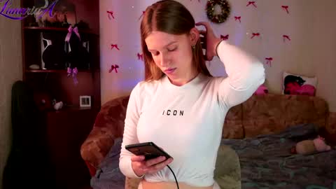 luna_evan online show from May 12, 7:16 am