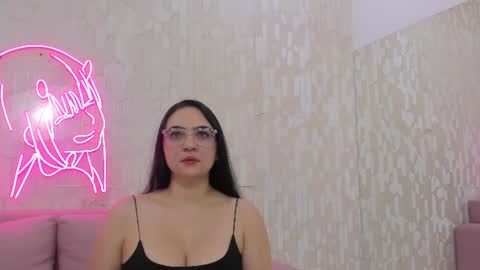 Snapshot of luna_ferrer1 chatting on June 30, 11:44 am luna_ferrer1 online show from June 30, 11:44 am