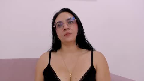 Snapshot of luna_ferrer1 chatting on July 28, 2:13 pm luna_ferrer1 online show from July 28, 2:13 pm