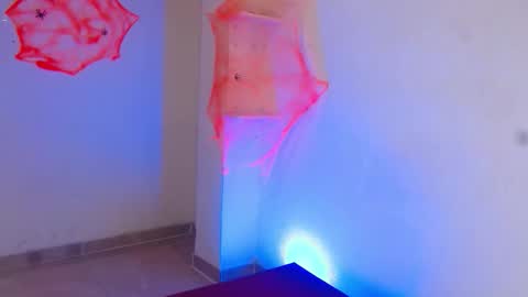 Snapshot of luna_hazard chatting on October 20, 12:00 am luna_hazard online show from October 20, 12:00 am