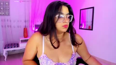 Snapshot of luna_jonnes1 chatting on July 18, 7:39 pm Luna online show from July 18, 7:39 pm