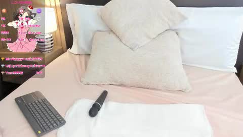 Snapshot of luna_kiss18 chatting on June 26, 5:28 pm luna_kiss18 online show from June 26, 5:28 pm