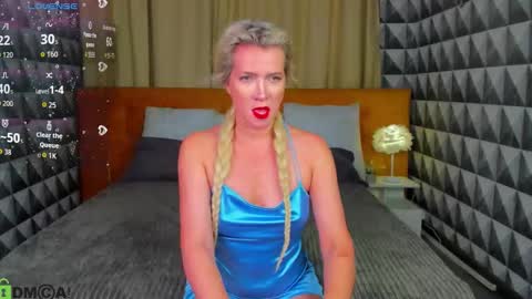 Snapshot of luna_lew1s chatting on October 20, 8:04 am luna_lew1s online show from October 20, 8:04 am