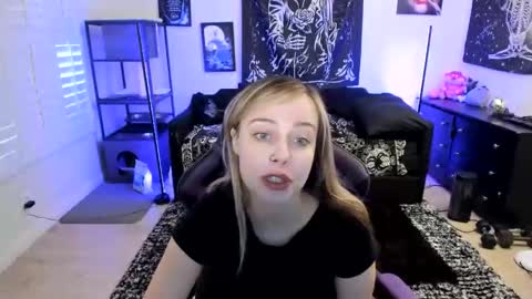 Luna online show from May 4, 7:43 pm